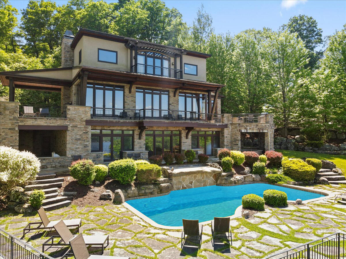 165 Pennwood Drive