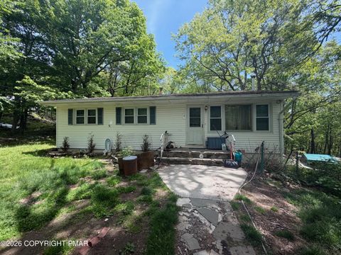 Homes For Sale - 8 Laurel Lane<br/> Mount Pocono, PA 18344