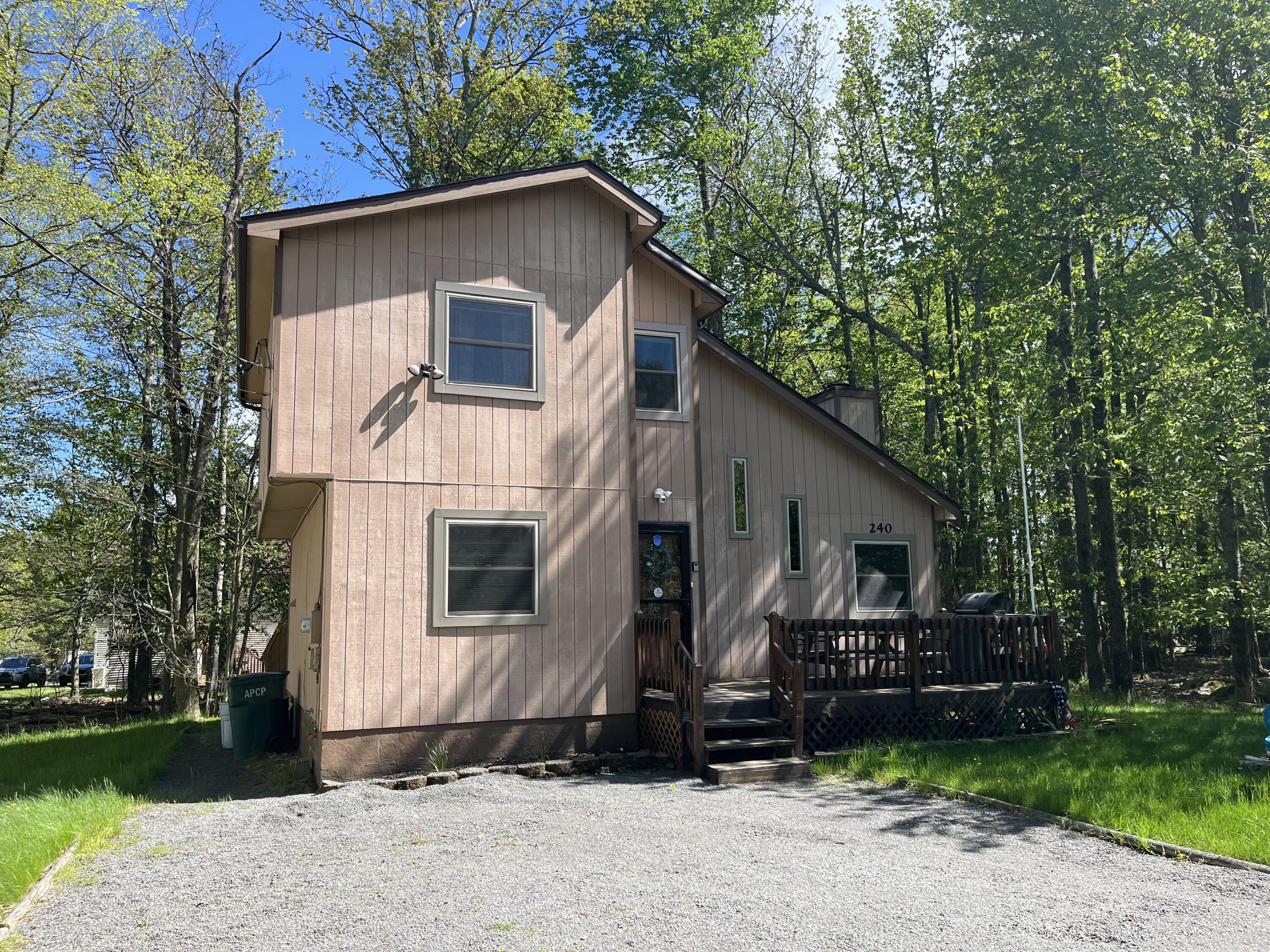 1076 Knollwood Drive