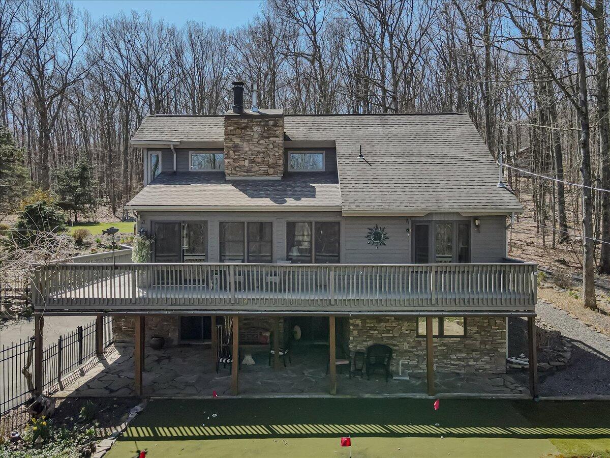 141 Cove Point Circle, Lakeville, Pennsylvania image 5