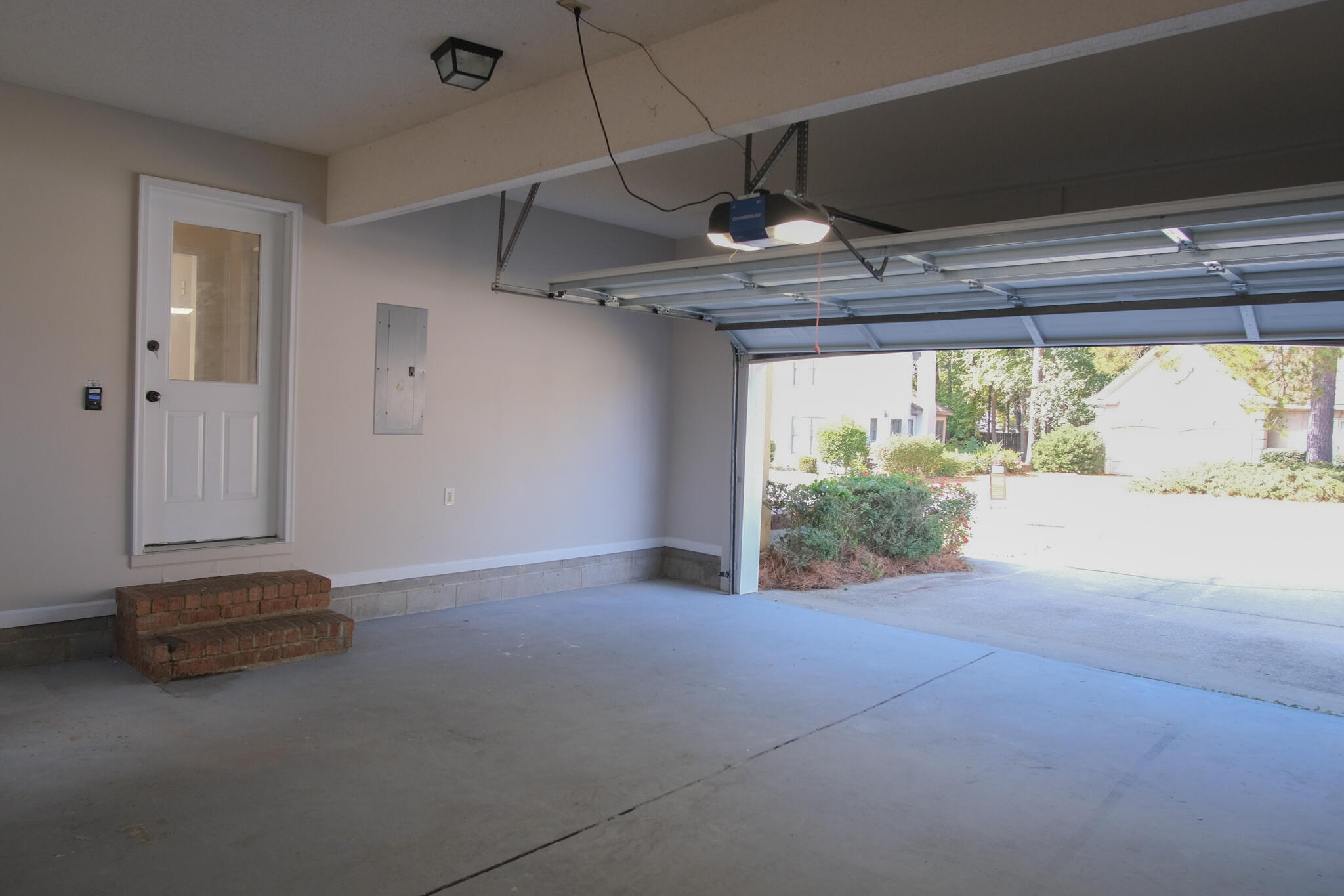Photo 5 of 29 of 2961 HILLCREEK DRIVE house