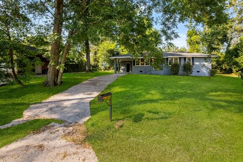 Photo of 2823 Walters Court, Augusta, GA 30909 (MLS # 547076) Photo of 2823 Walters Court, Augusta, GA 30909 (MLS # 547076)