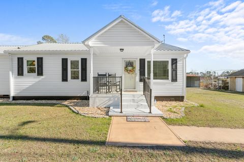 Tiny photo for 124 Pierce Avenue, Swainsboro, GA 30401 (MLS # 552493)