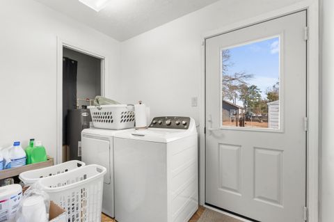 Tiny photo for 124 Pierce Avenue, Swainsboro, GA 30401 (MLS # 552493)