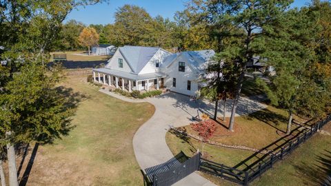 Photo of 111 Hunting Hills Drive, Aiken, SC 29803 (MLS # 549231)