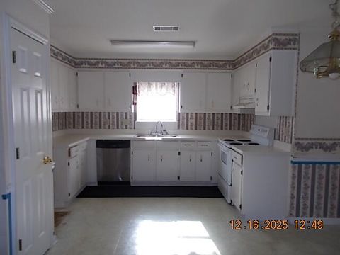 Tiny photo for 2016 Barton Court, Augusta, GA 30906 (MLS # 550243)