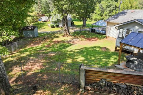 Tiny photo for 303 Jennys Cove Road, Cleveland, GA 30528 (MLS # 546626)