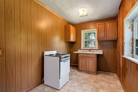 Tiny photo for 303 Jennys Cove Road, Cleveland, GA 30528 (MLS # 546626)