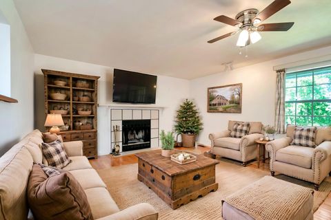 Tiny photo for 303 Jennys Cove Road, Cleveland, GA 30528 (MLS # 546626)