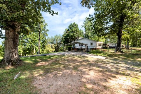 Tiny photo for 303 Jennys Cove Road, Cleveland, GA 30528 (MLS # 546626)