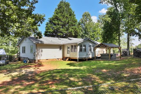 Tiny photo for 303 Jennys Cove Road, Cleveland, GA 30528 (MLS # 546626)