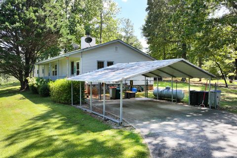 Tiny photo for 303 Jennys Cove Road, Cleveland, GA 30528 (MLS # 546626)