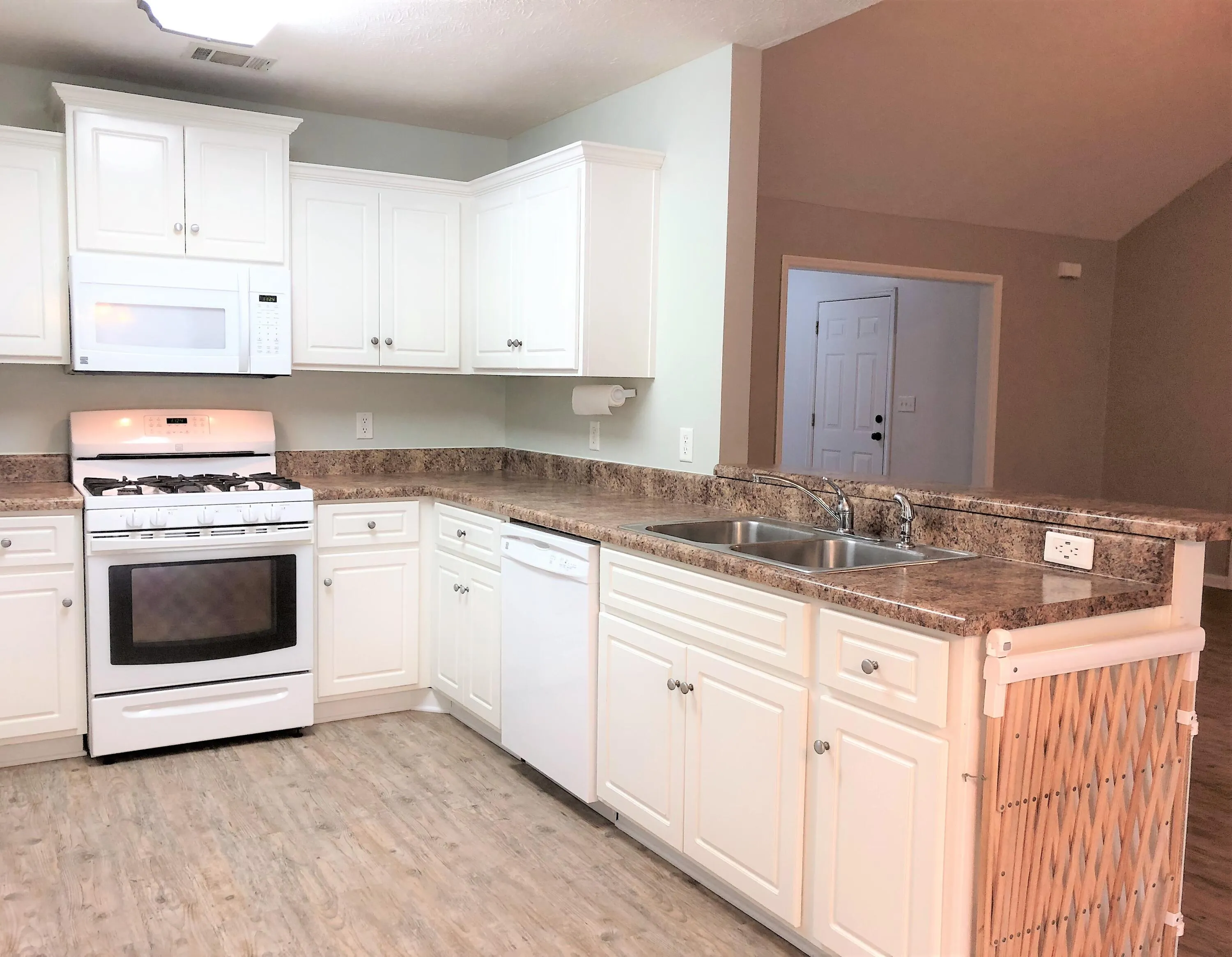 North Augusta, South Carolina 29841, United States, 3 Bedrooms Bedrooms, ,2 BathroomsBathrooms,Residential,Active,195842