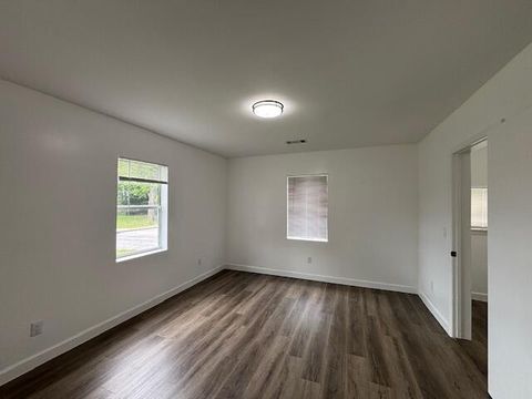 Tiny photo for 641 Ellington Avenue Avenue, Thomson, GA 30824 (MLS # 542925)