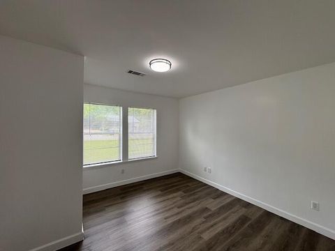 Tiny photo for 641 Ellington Avenue Avenue, Thomson, GA 30824 (MLS # 542925)