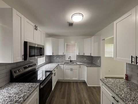 Tiny photo for 641 Ellington Avenue Avenue, Thomson, GA 30824 (MLS # 542925)