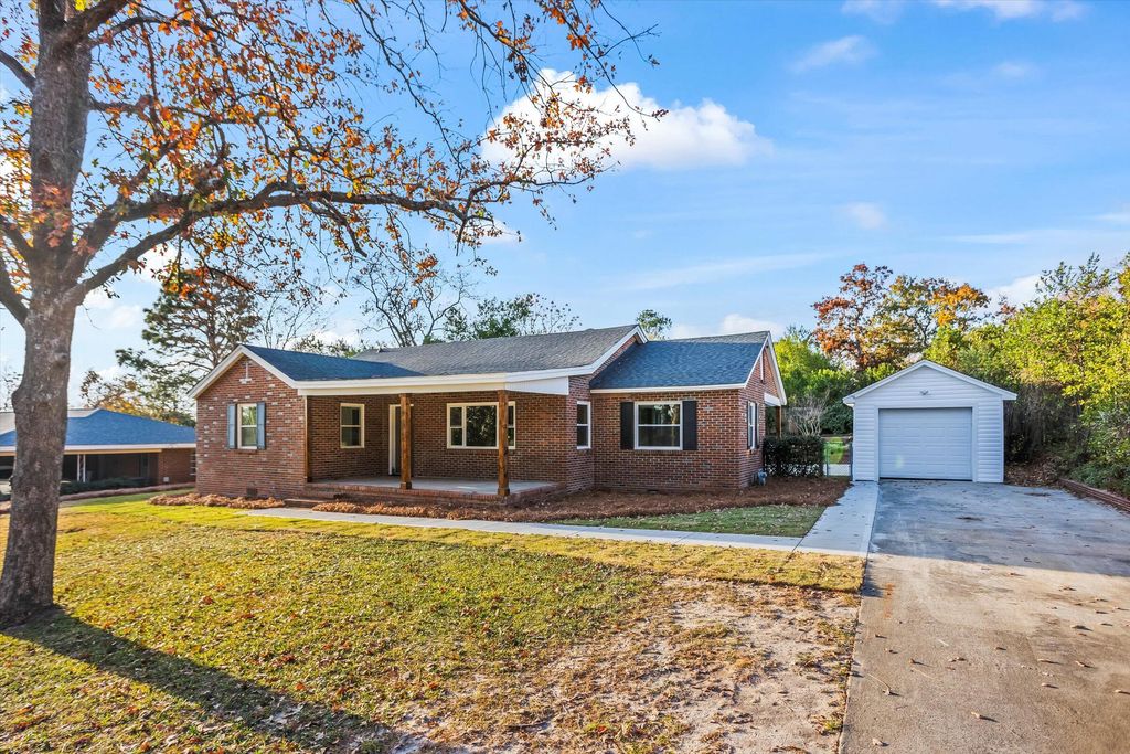 Photo of 1826 Courtney Drive, North Augusta, SC 29841 (MLS # 549343)