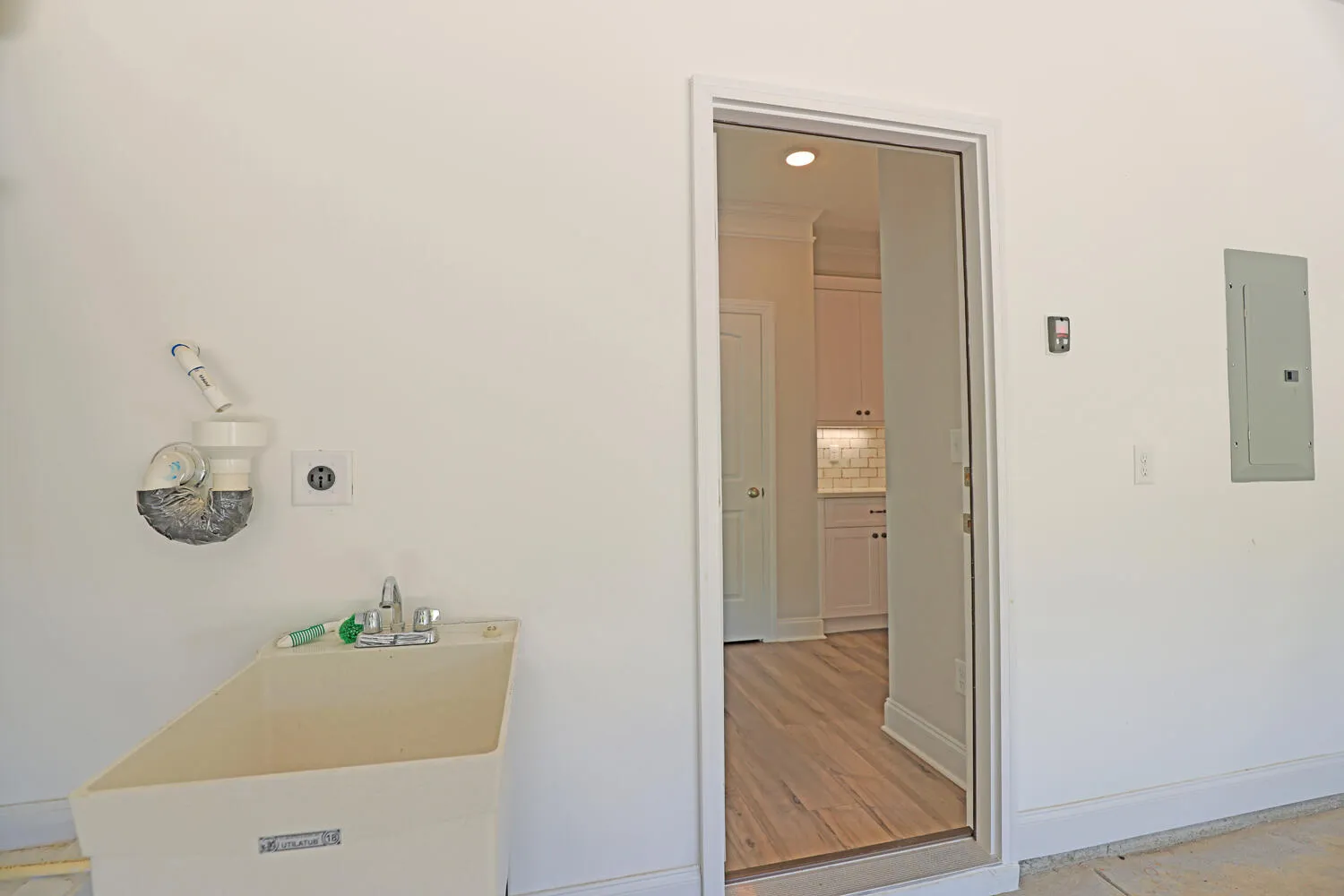 North Augusta, South Carolina 29860, United States, 4 Bedrooms Bedrooms, ,3 BathroomsBathrooms,Residential,Pending,59045