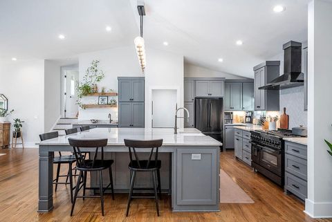 Tiny photo for 510 York Street Se St, Aiken, SC 29801 (MLS # 547489)