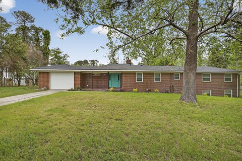 Photo of 2705 Lakewood Drive, Augusta, GA 30904 (MLS # 554301)
