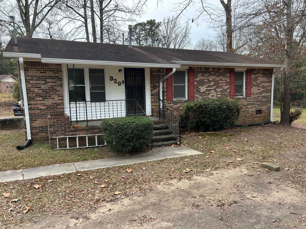 Photo of 320 Hospital Drive, Washington, GA 30673 (MLS # 549872)