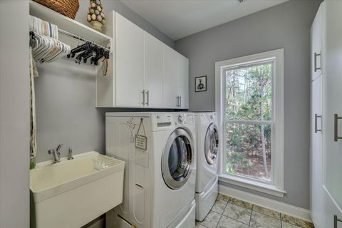 Tiny photo for 205 Pirates Cove, McCormick, SC 29835 (MLS # 550790)