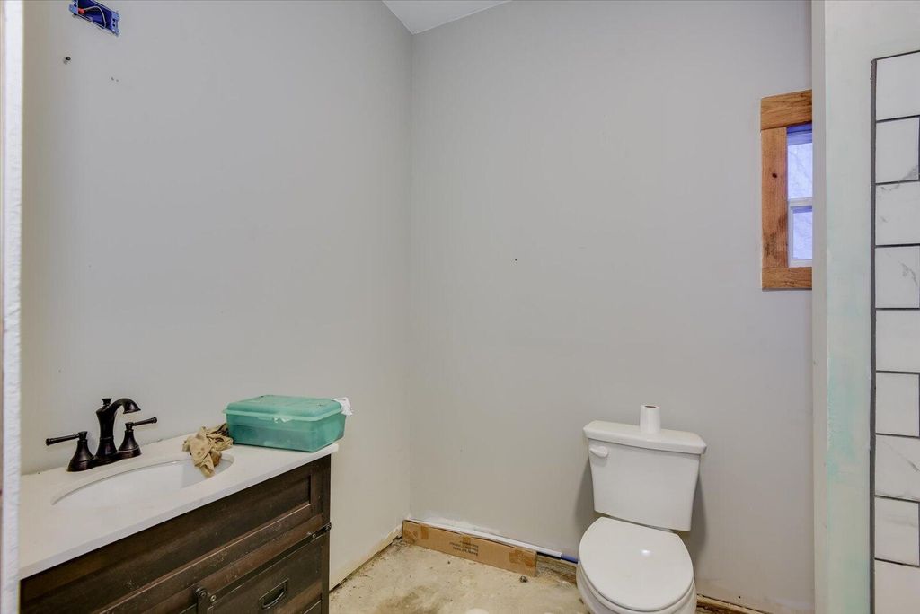 listing image 64