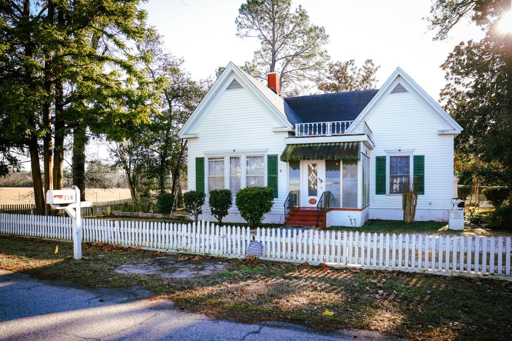 Photo of 114 Clark Street, Blythe, GA 30805 (MLS # 551373)