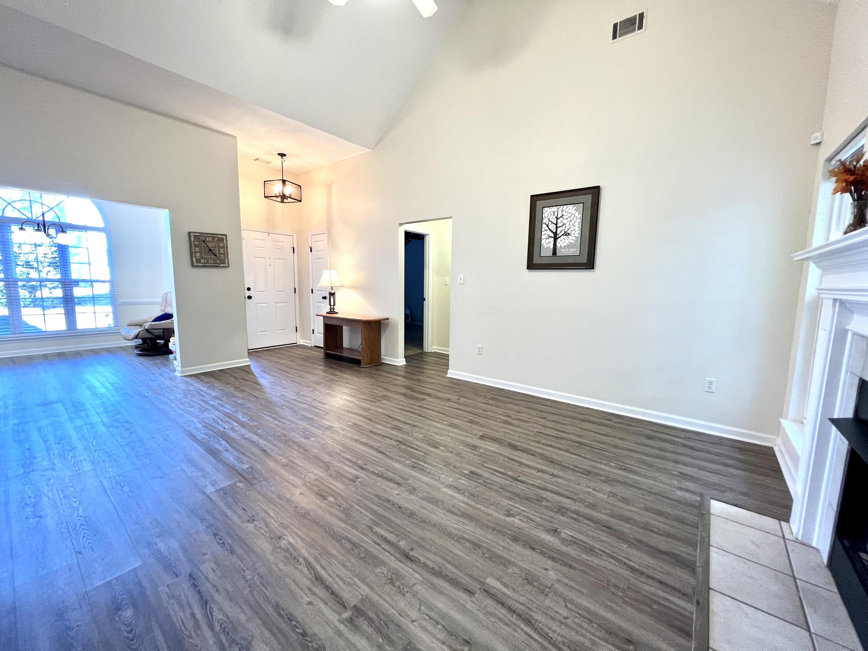 Photo 2 of 19 of 521 MARBLE FALLS Falls house