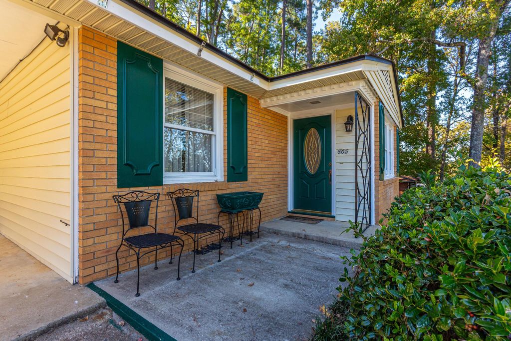 Photo of 505 Stratford Drive, Augusta, GA 30909 (MLS # 549176)