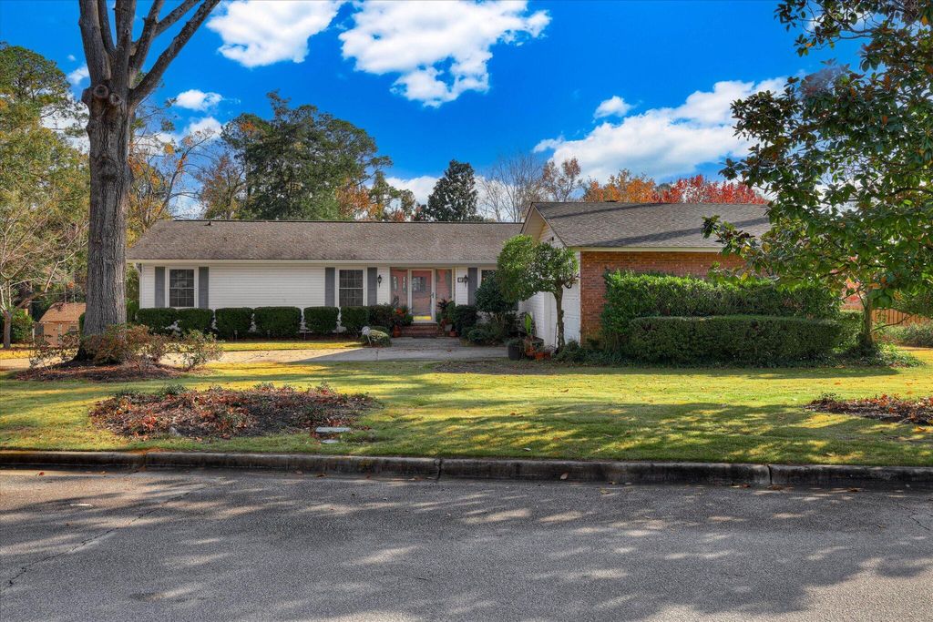 Photo of 126 Wood Creek Drive, Martinez, GA 30907 (MLS # 549681)