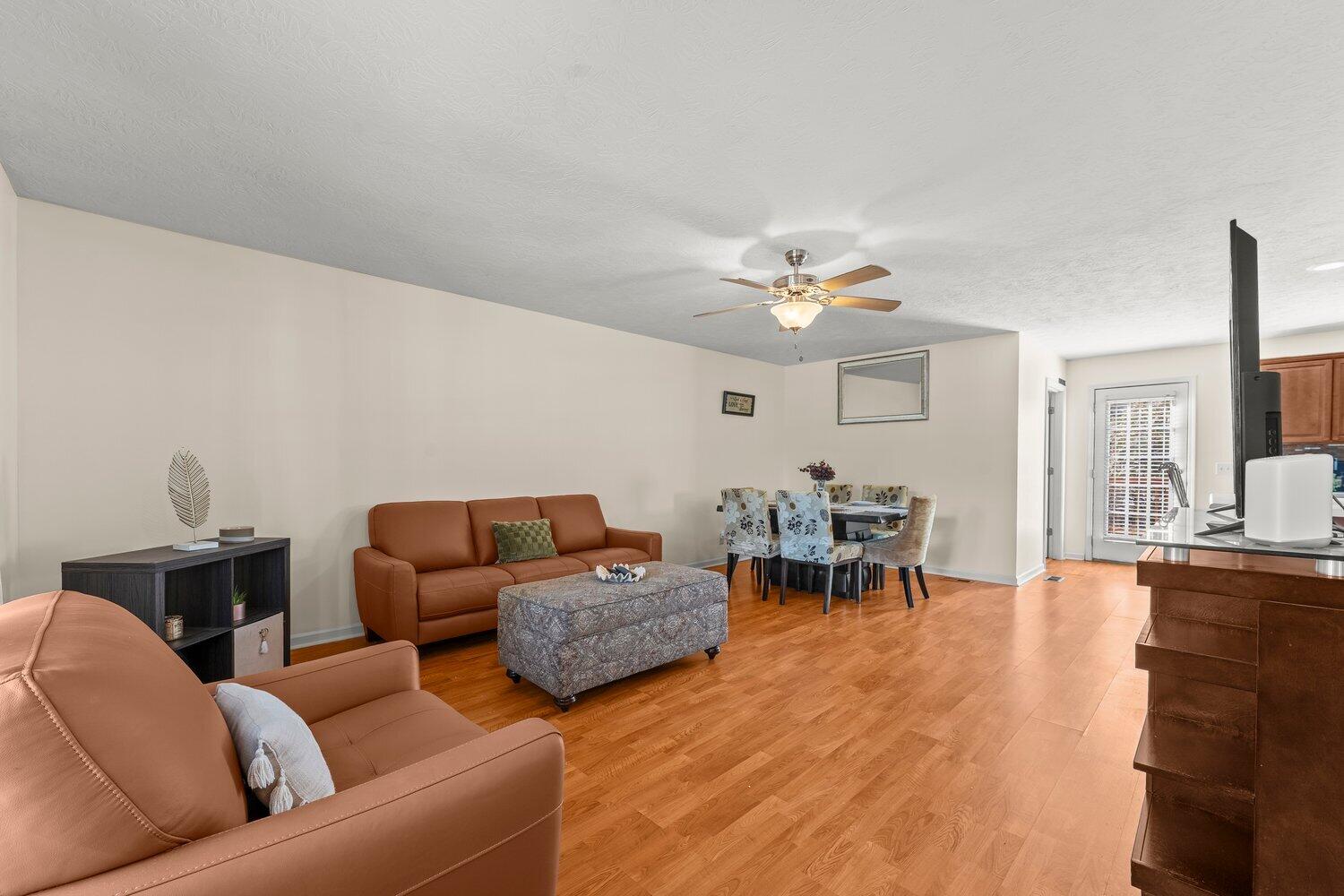 36 E Plainview Drive