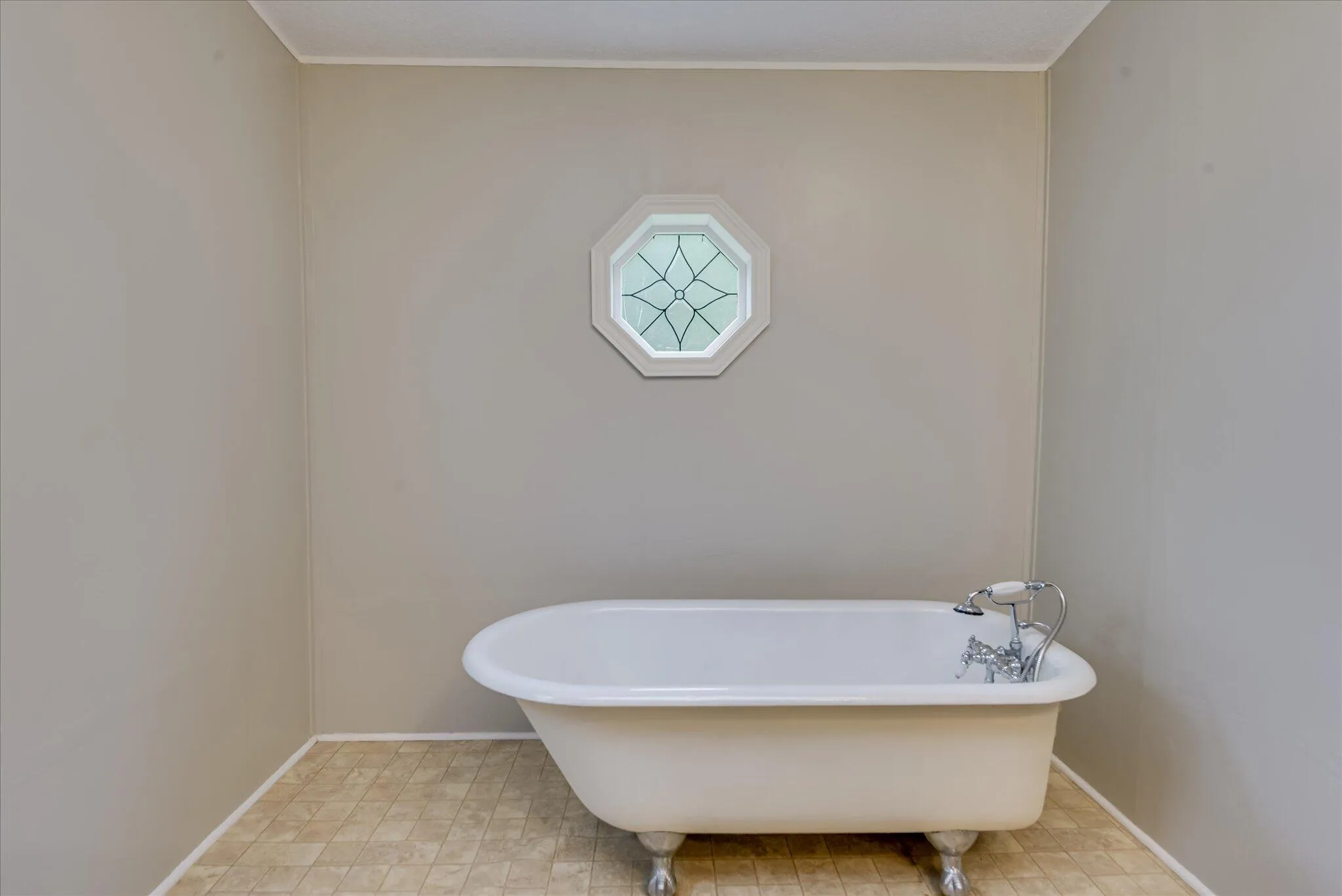 Edgefield, South Carolina 29824, United States, 3 Bedrooms Bedrooms, ,2 BathroomsBathrooms,Residential,Pending,127094