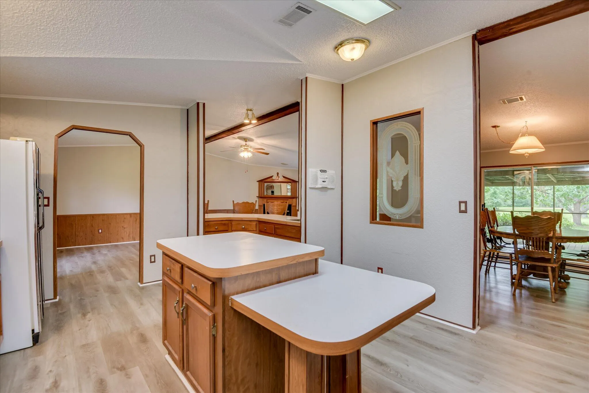 Edgefield, South Carolina 29824, United States, 3 Bedrooms Bedrooms, ,2 BathroomsBathrooms,Residential,Pending,127094