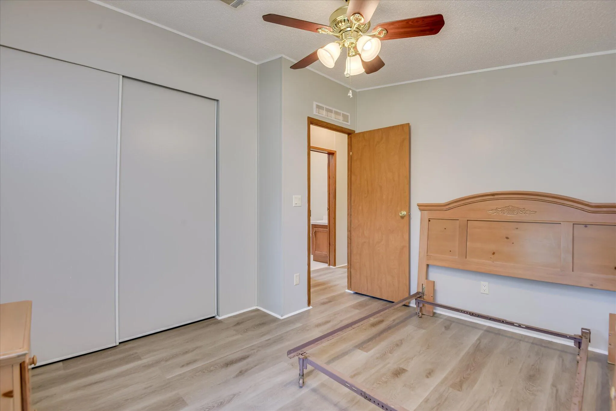 Edgefield, South Carolina 29824, United States, 3 Bedrooms Bedrooms, ,2 BathroomsBathrooms,Residential,Pending,127094