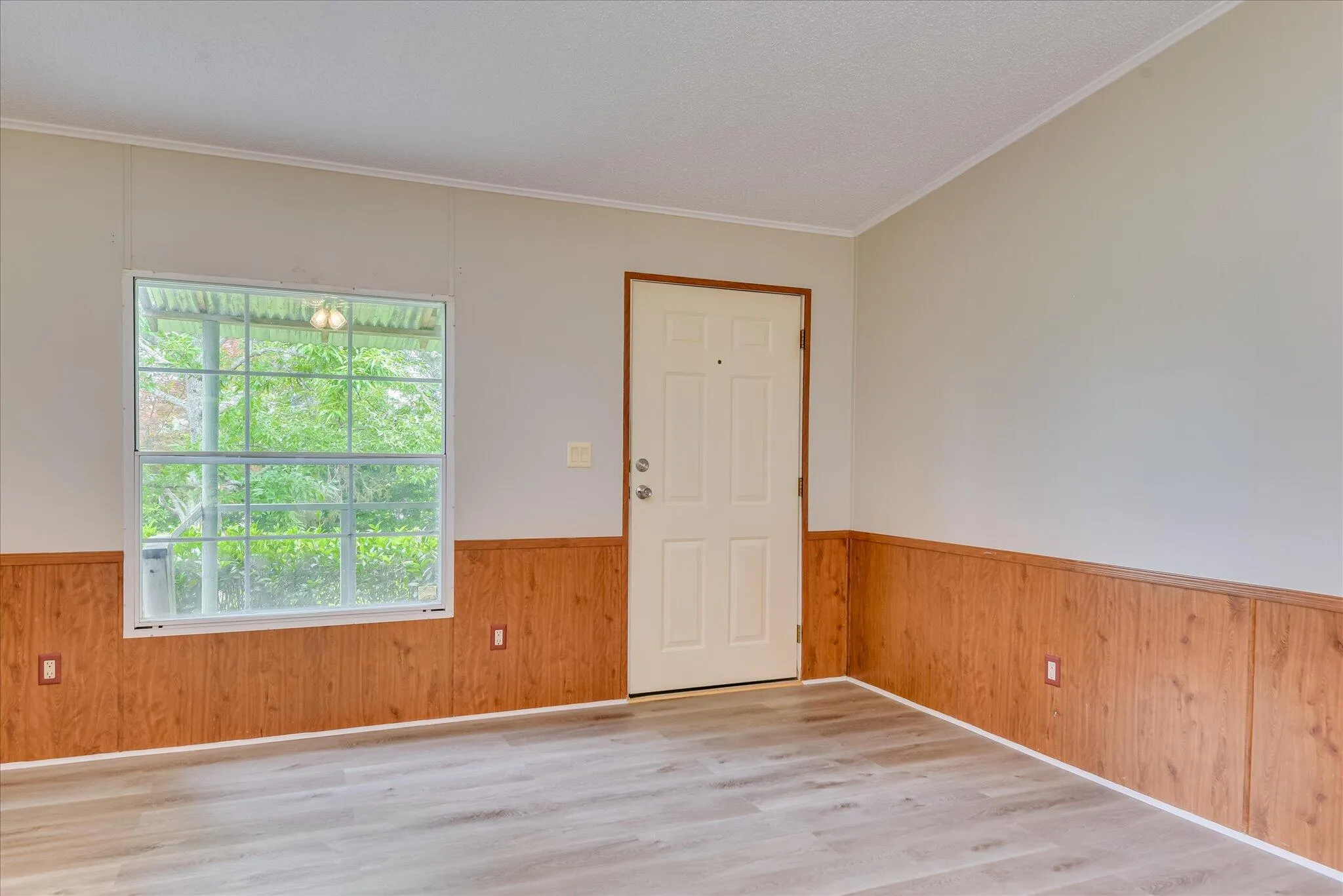 Edgefield, South Carolina 29824, United States, 3 Bedrooms Bedrooms, ,2 BathroomsBathrooms,Residential,Pending,127094