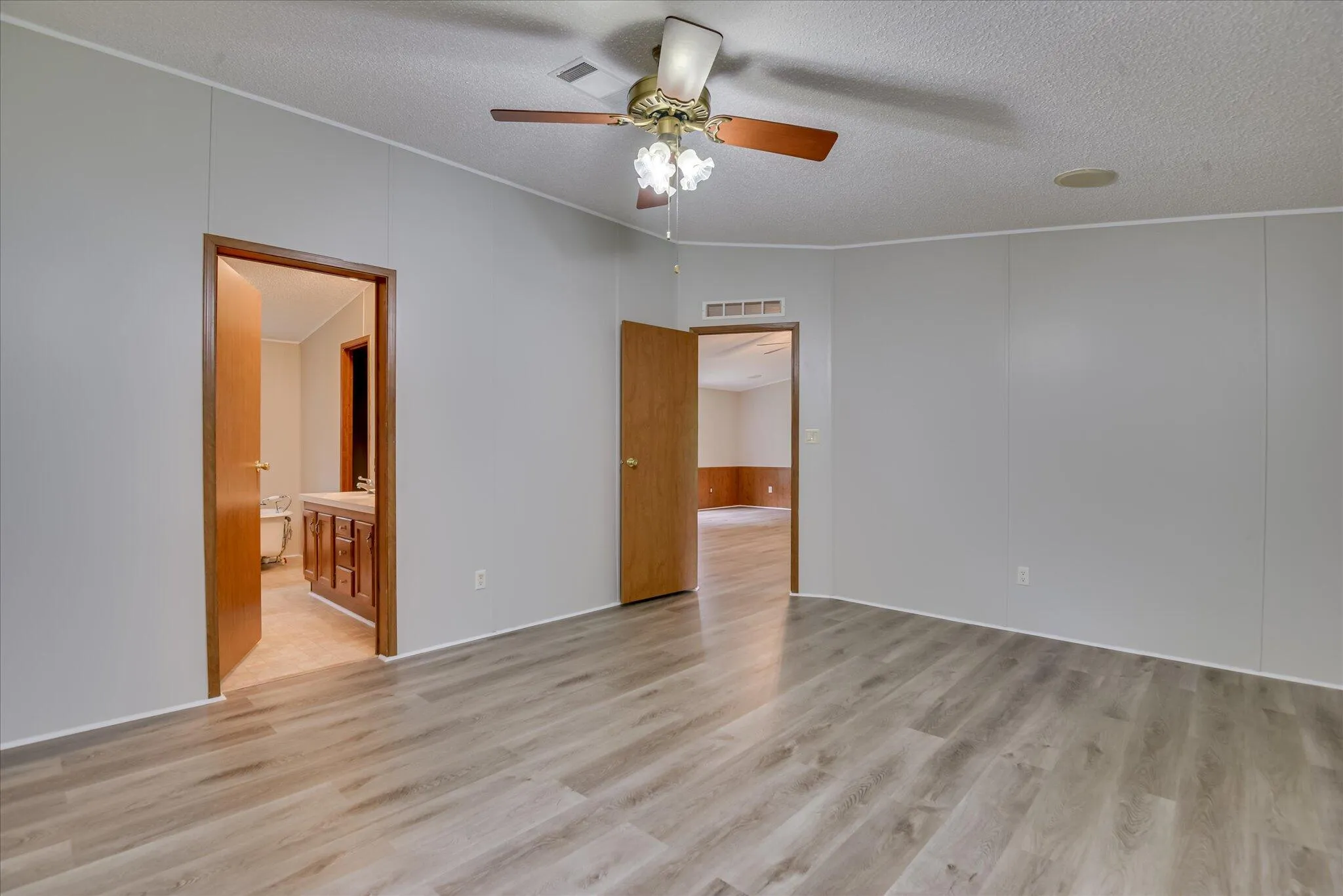 Edgefield, South Carolina 29824, United States, 3 Bedrooms Bedrooms, ,2 BathroomsBathrooms,Residential,Pending,127094