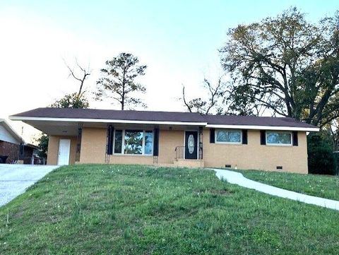 Photo of 2537 Sandra Drive, Augusta, GA 30906 (MLS # 553303)