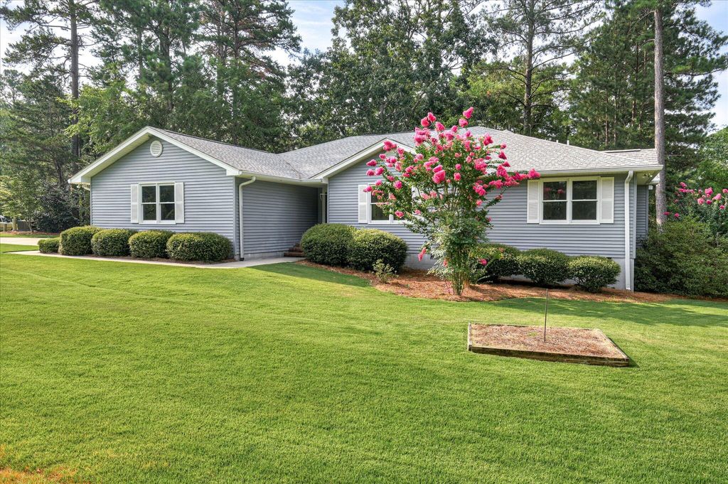 Photo for 301 Misty Cove, McCormick, SC 29835 (MLS # 544375)