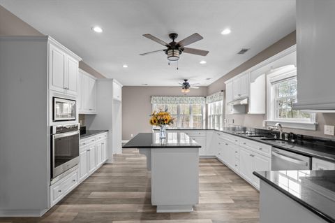 Tiny photo for 214 Butler Point, McCormick, SC 29835 (MLS # 549797)