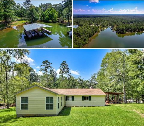 Photo of 1129 Lakeside Drive, Lincolnton, GA 30817 (MLS # 546142) Photo of 1129 Lakeside Drive, Lincolnton, GA 30817 (MLS # 546142)