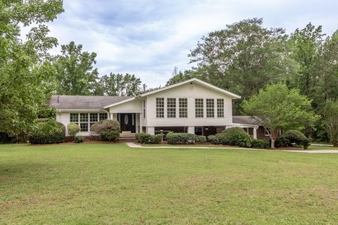 Photo of 563 Lakewood Drive, Thomson, GA 30824 (MLS # 542830) Photo of 563 Lakewood Drive, Thomson, GA 30824 (MLS # 542830)
