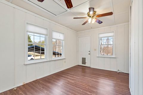 Tiny photo for 303 Jennys Cove Road, Cleveland, GA 30528 (MLS # 550973)