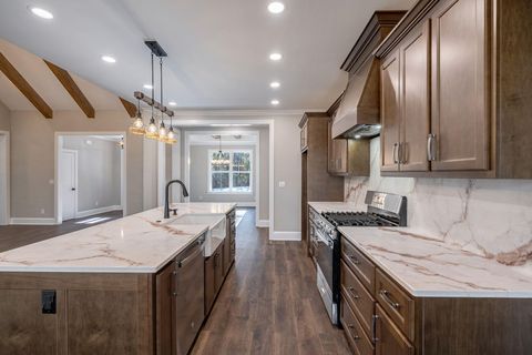 Tiny photo for 112 Elliott Circle, McCormick, SC 29835 (MLS # 551464)