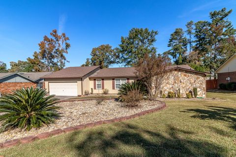 Photo of 2044 Bridgewater Drive, Martinez, GA 30907 (MLS # 549062)