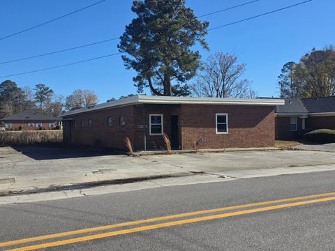 Photo of 320 Hospital Drive, Thomson, GA 30824 (MLS # 550270)