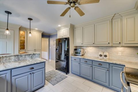 Tiny photo for 711 Augusta Street Ext Ext, McCormick, SC 29835 (MLS # 542569)