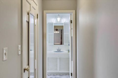 Tiny photo for 711 Augusta Street Ext Ext, McCormick, SC 29835 (MLS # 542569)