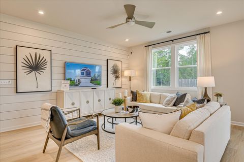 Tiny photo for 4219 Whitehouse Street, Harlem, GA 30814 (MLS # 547083)