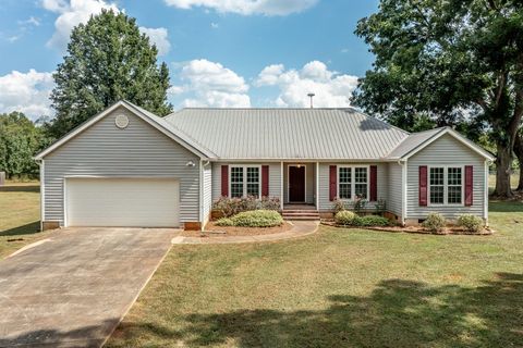 Photo of 229 Seven Oaks Drive, Washington, GA 30673 (MLS # 547534)